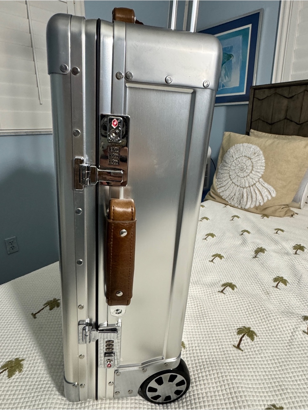 Sterling Pacific Aluminum Suitcase - Picture 5 of 6